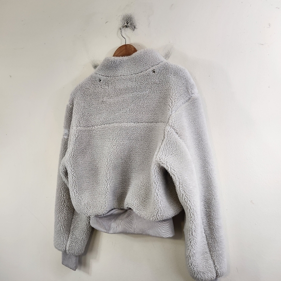 ALO Yoga Foxy Sherpa Jacket - Picture 5 of 11